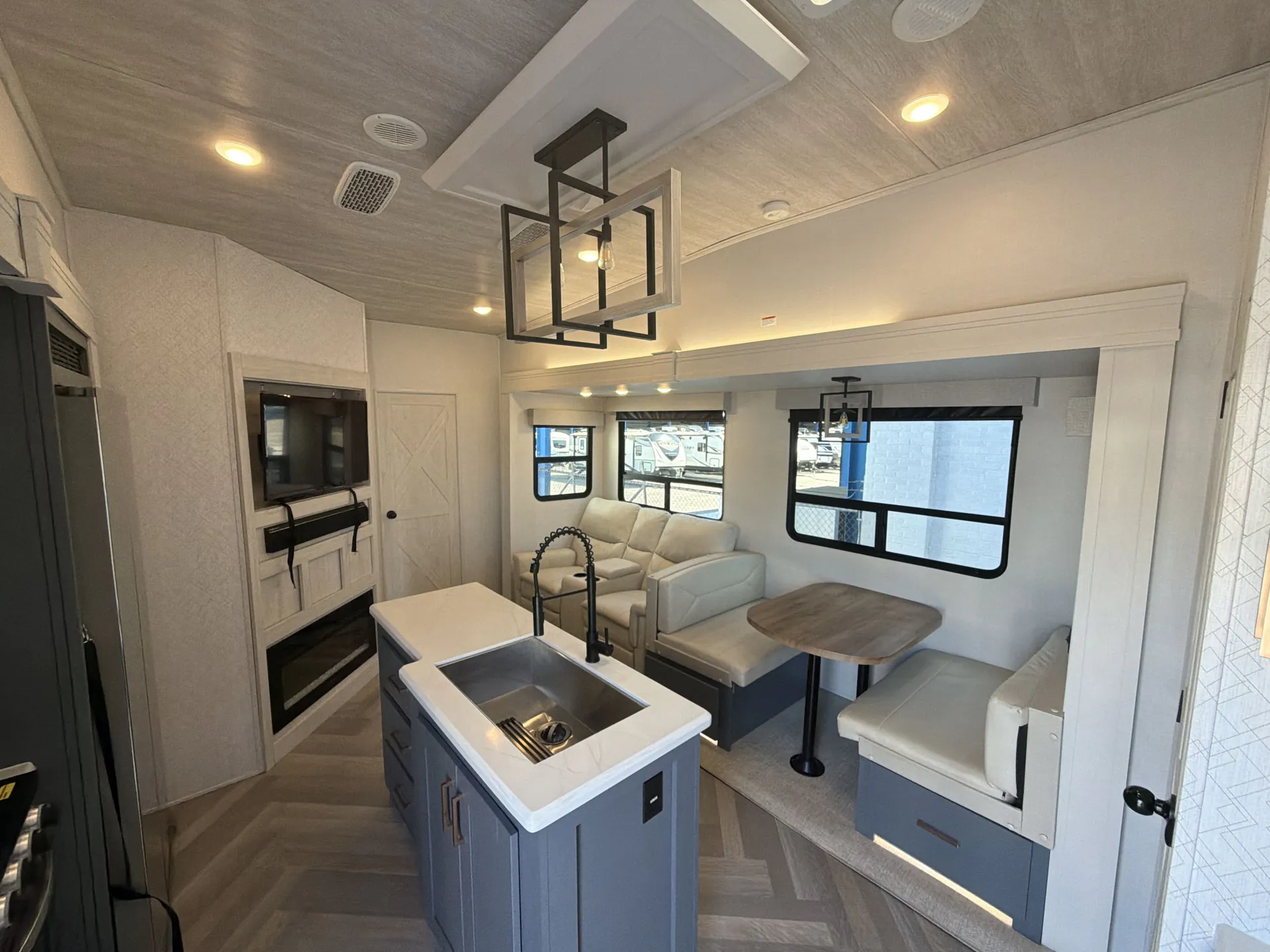 2024 Prime Time Crusader 395BHL — living area main