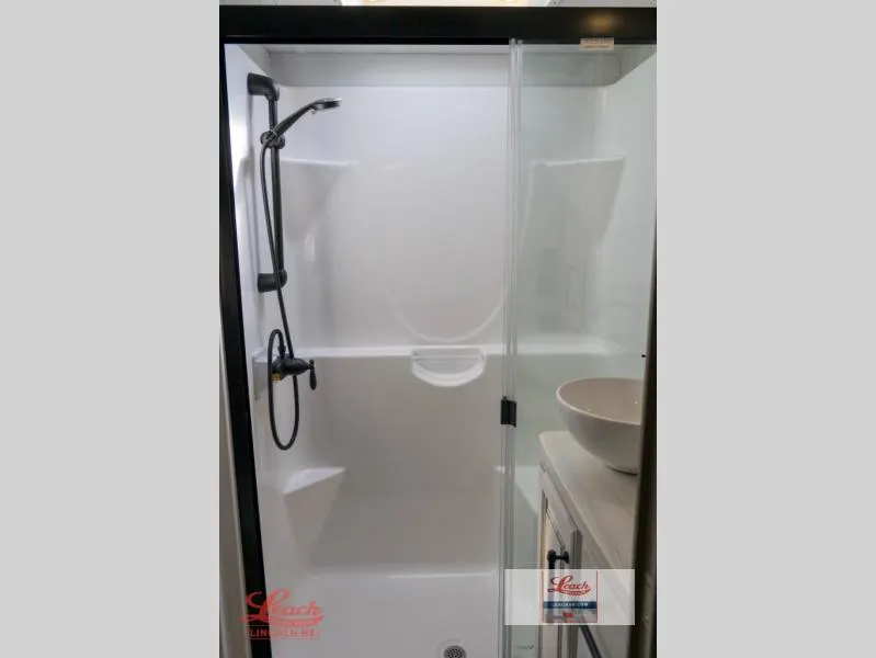 2022 Keystone Montana 3121RL - Photo 3