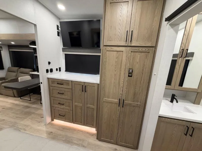 2026 Forest River Rockwood Signature 403SDB, Photos photo 14