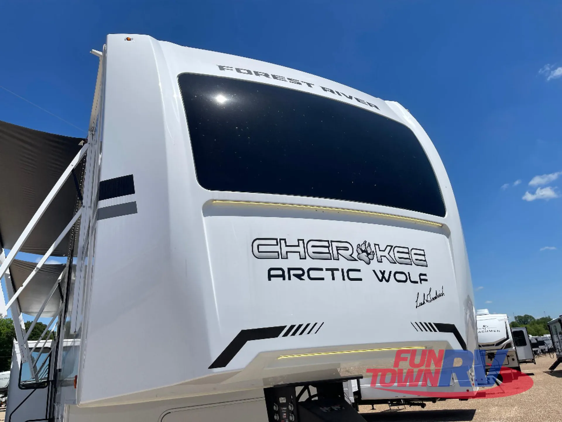 2026 Forest River Cherokee Arctic Wolf 38LEAHG - Photo 3