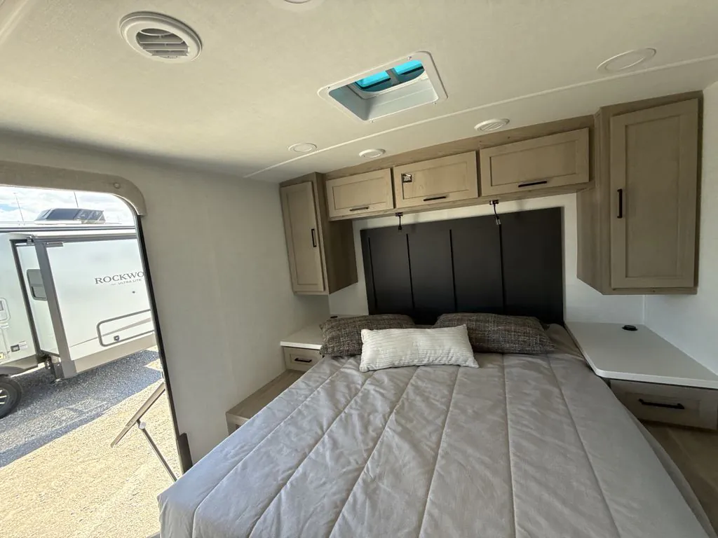 2026 Forest River Rockwood Mini Lite 2506FK — Photo 7