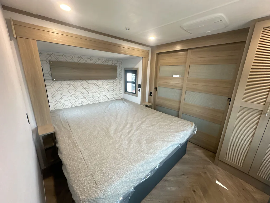 2026 Keystone Raptor 441, Photos photo 14