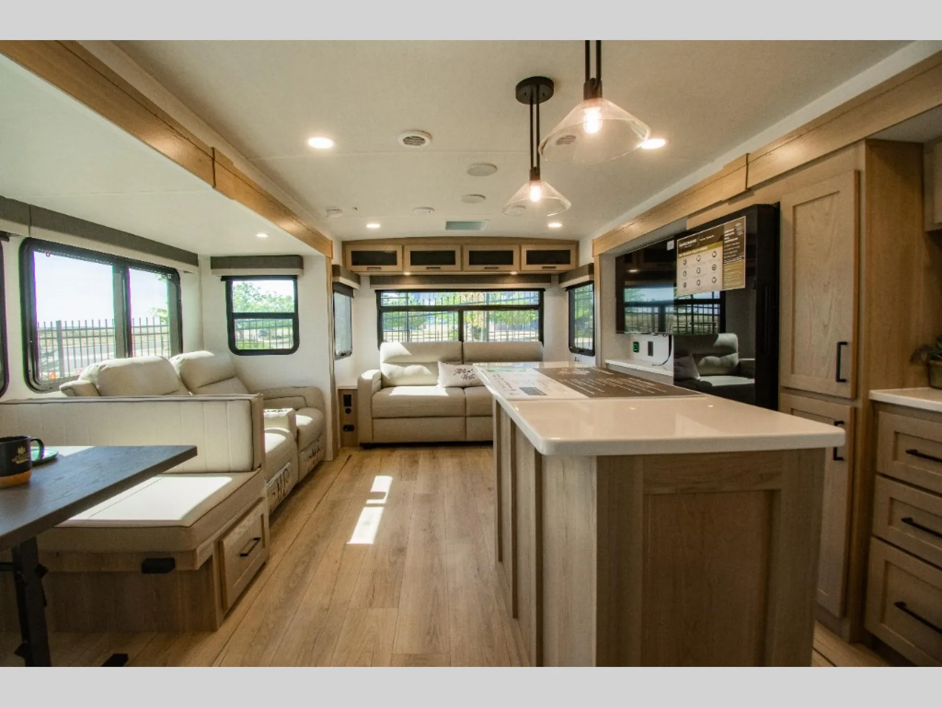 2026 Forest River Rockwood Ultra Lite 2906RL - Photo 4