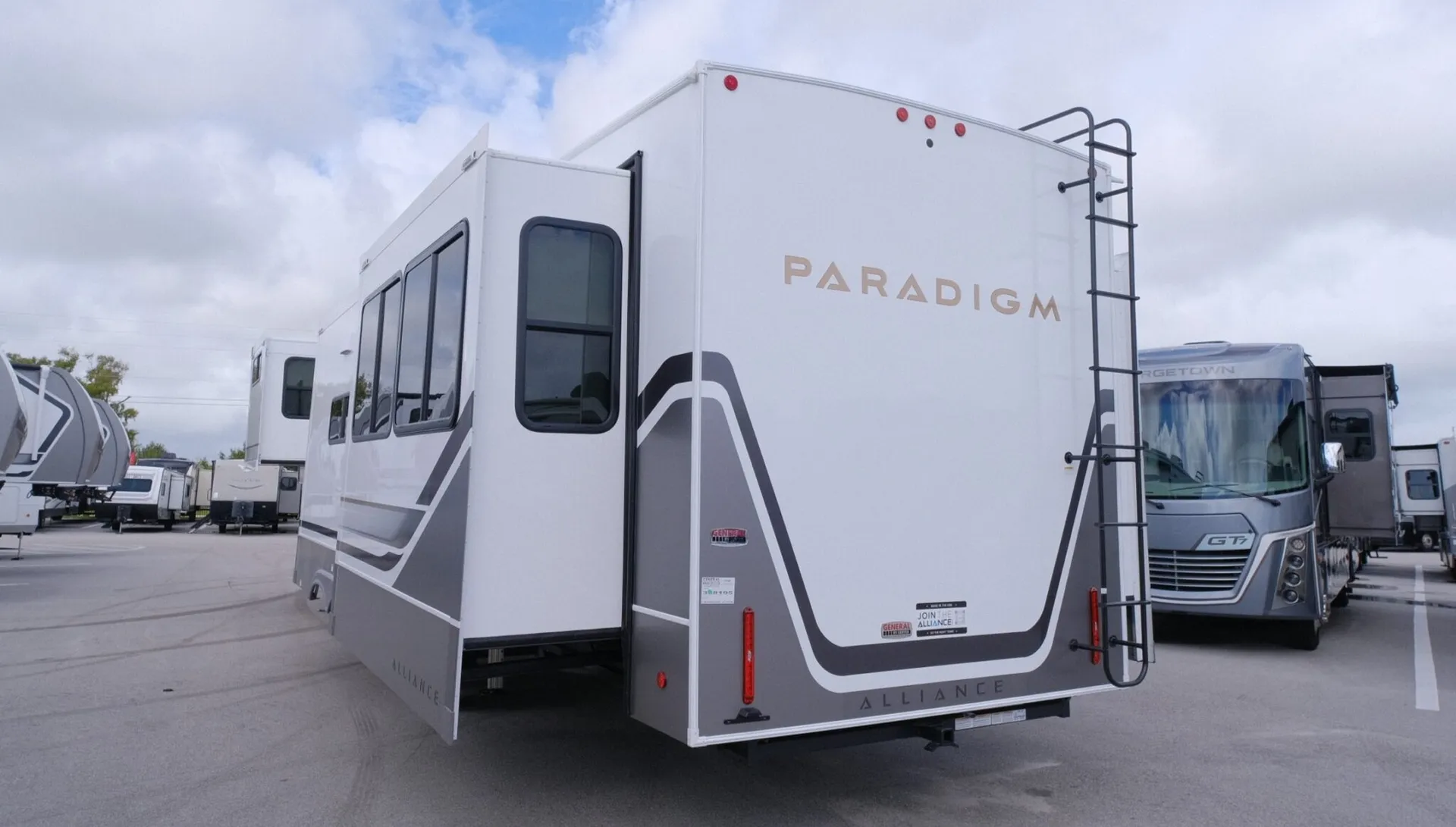 2026 Alliance RV Paradigm 375RD - Photo 4