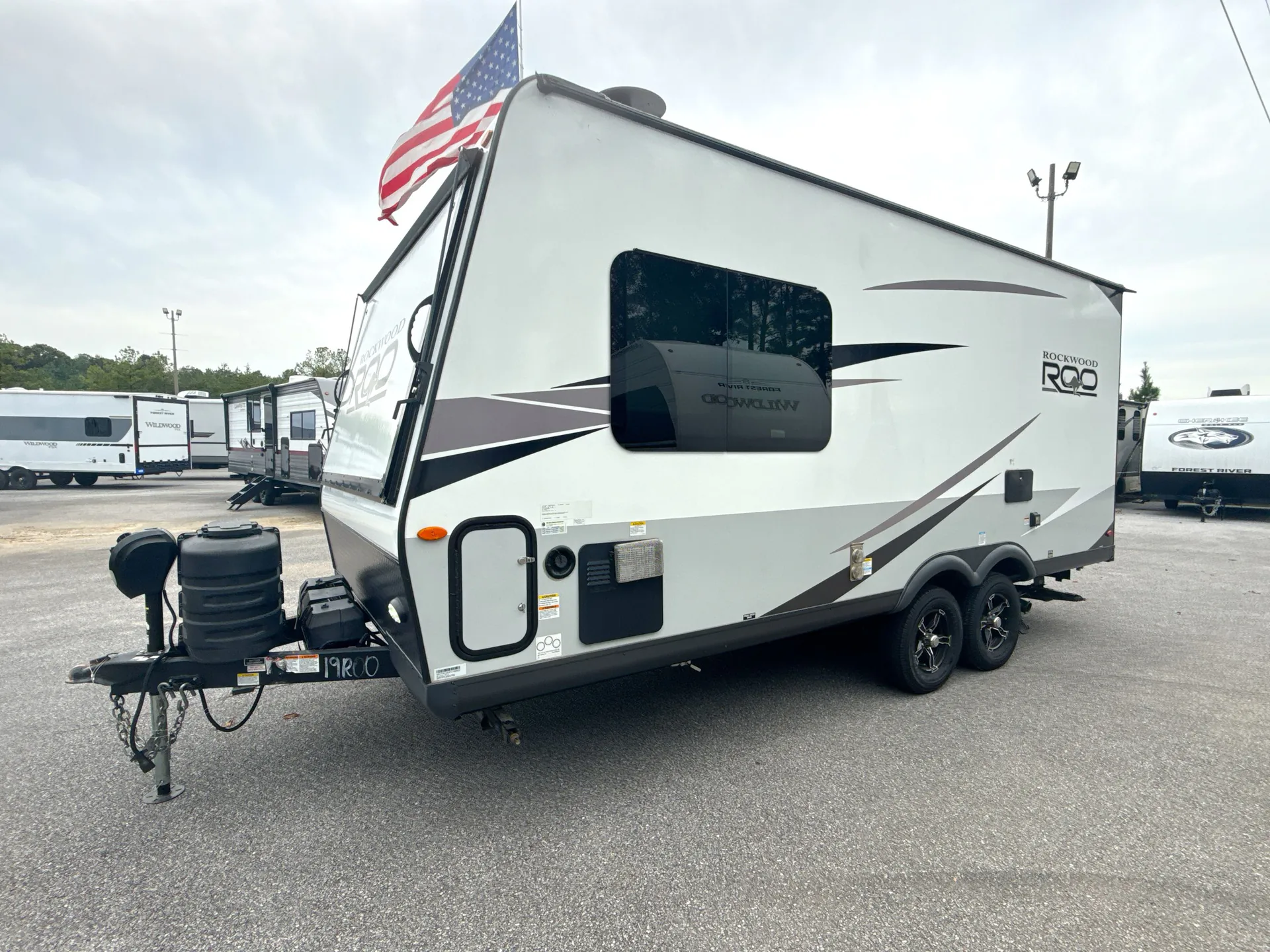 2023 Forest River Rockwood Roo 19 — off campside