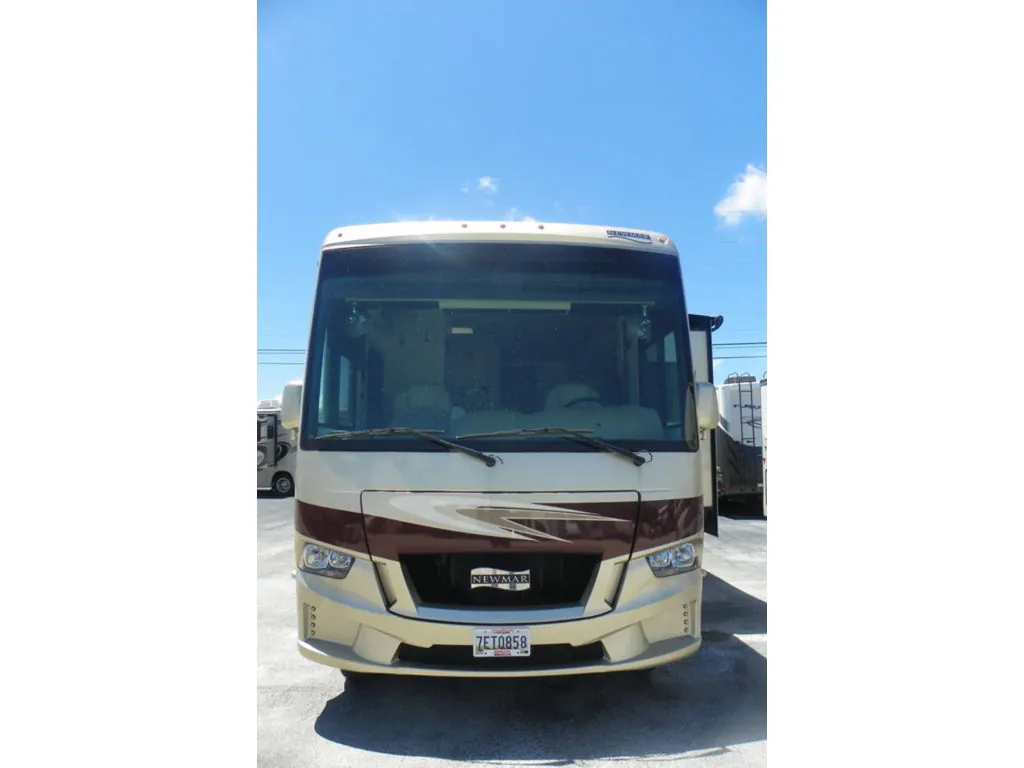 2021 Newmar Bay Star Sport 2702 - Photo 3