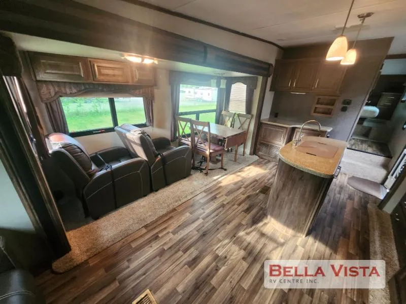 2015 Keystone RV Cougar X-Lite 29RLI - Photo 3