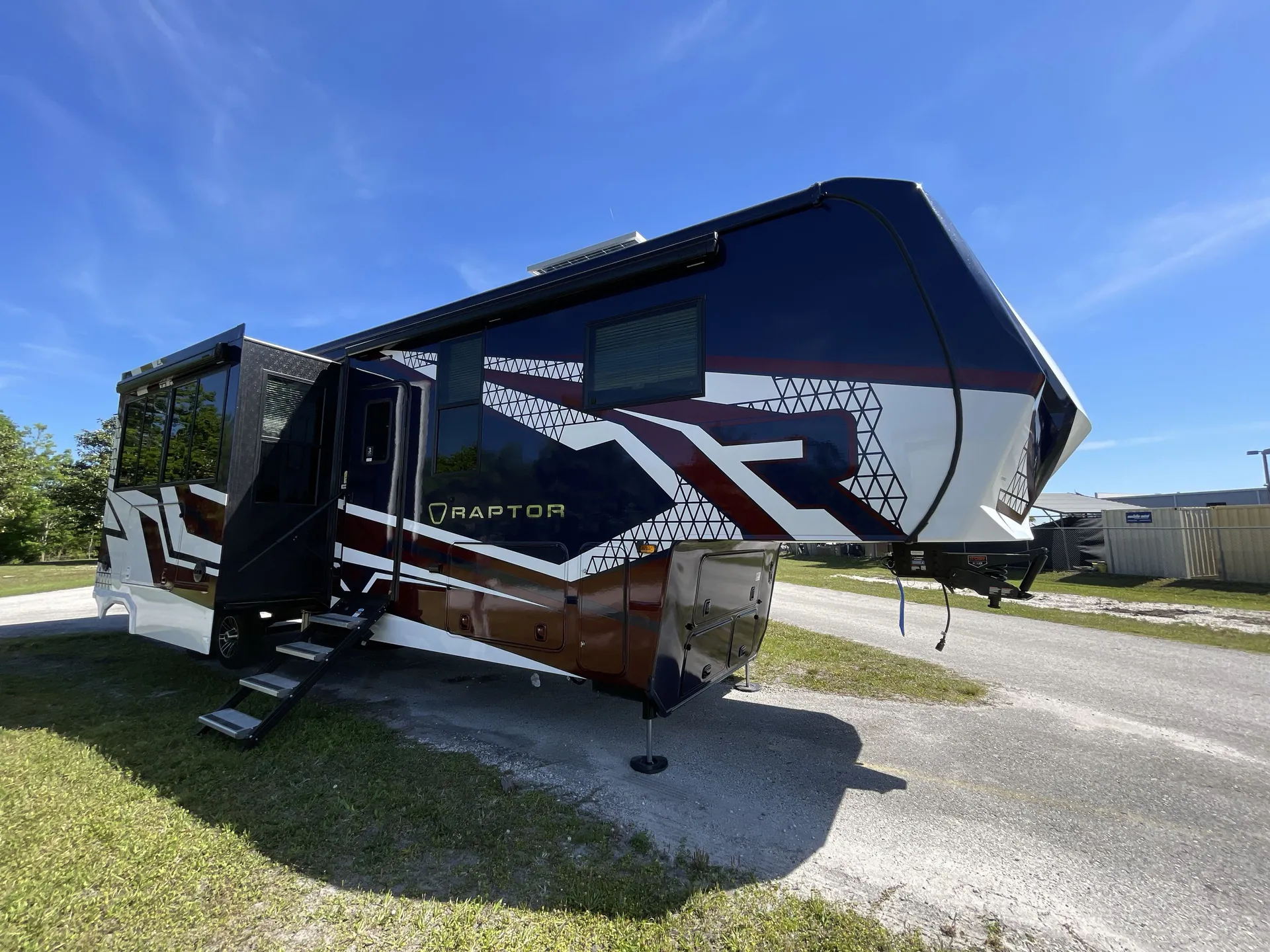 2026 Keystone Raptor 352 - Photo 2
