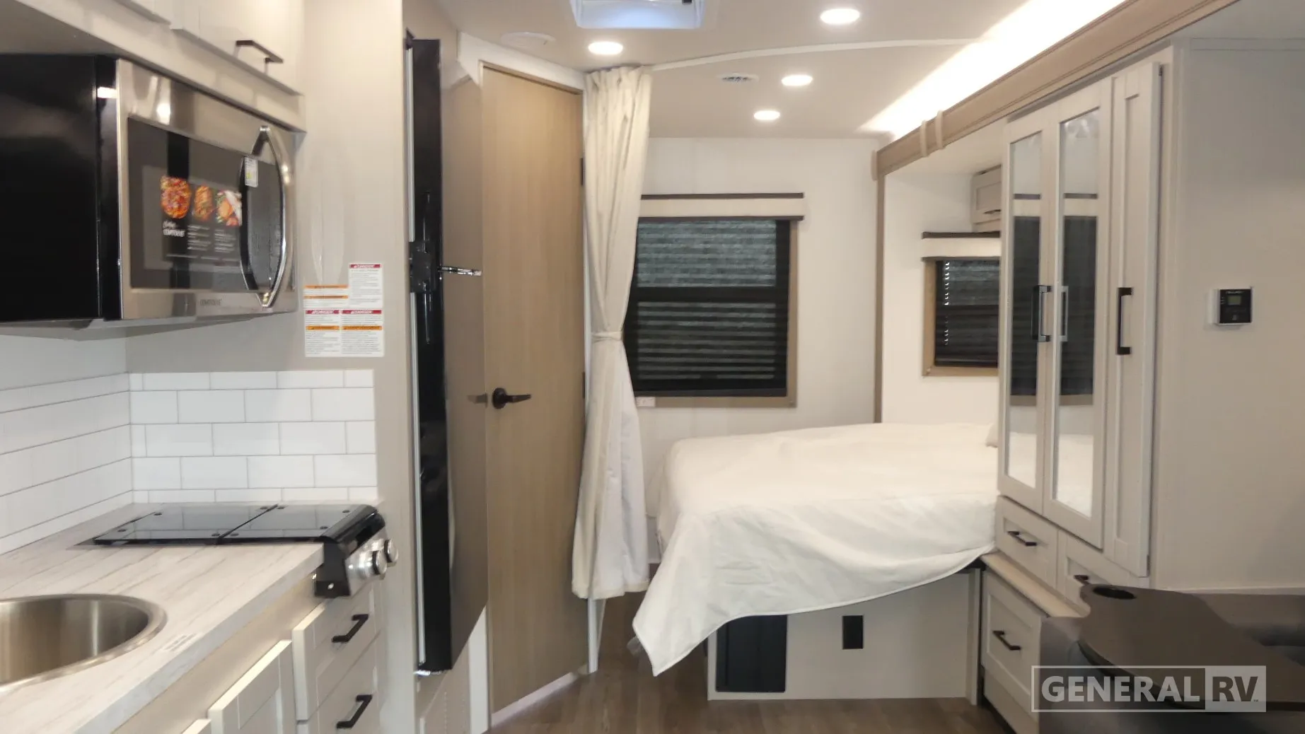 2027 Entegra Coach Qwest SE 24L - Photo 3