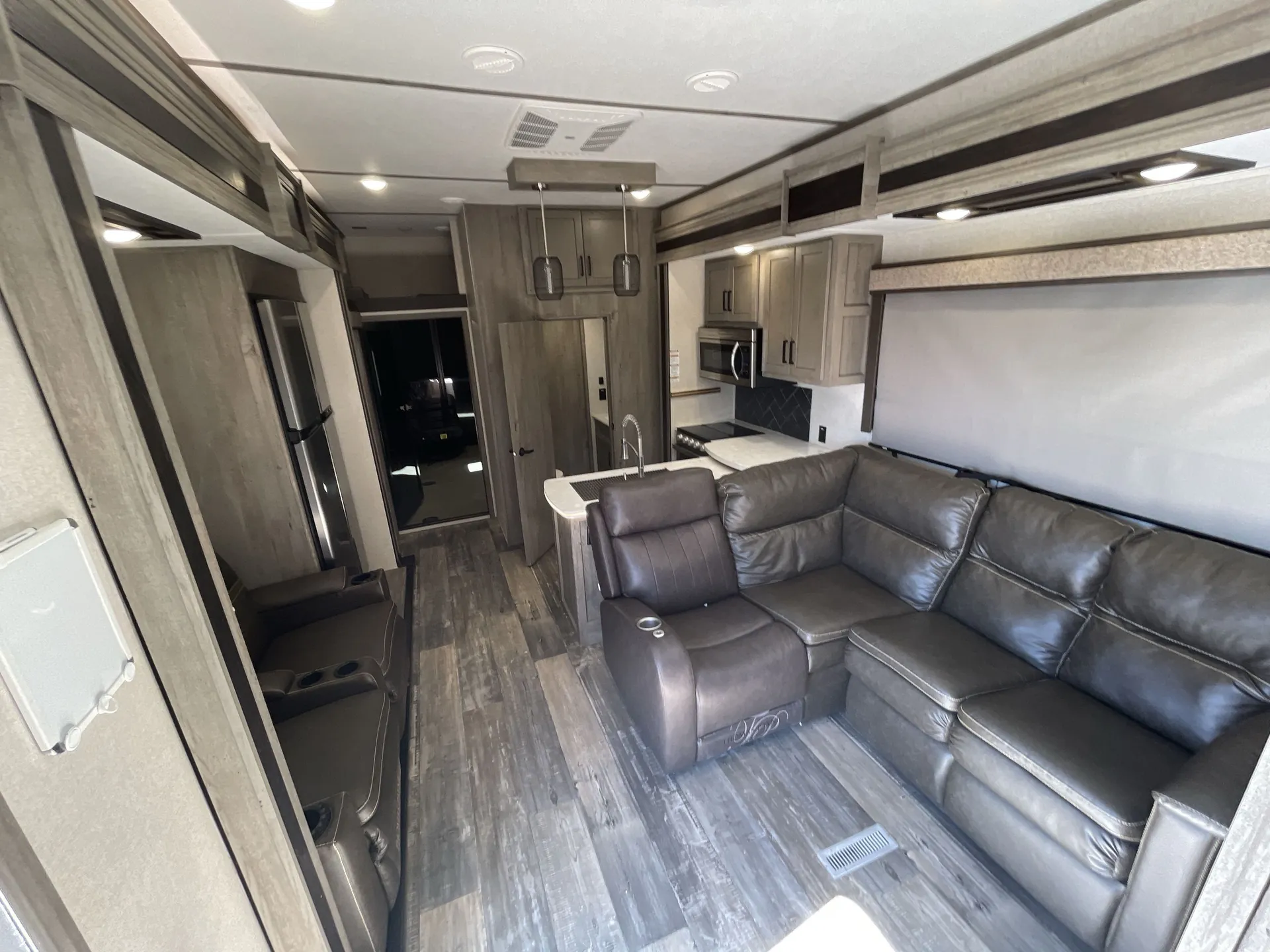2020 Keystone Raptor 413 — living area main