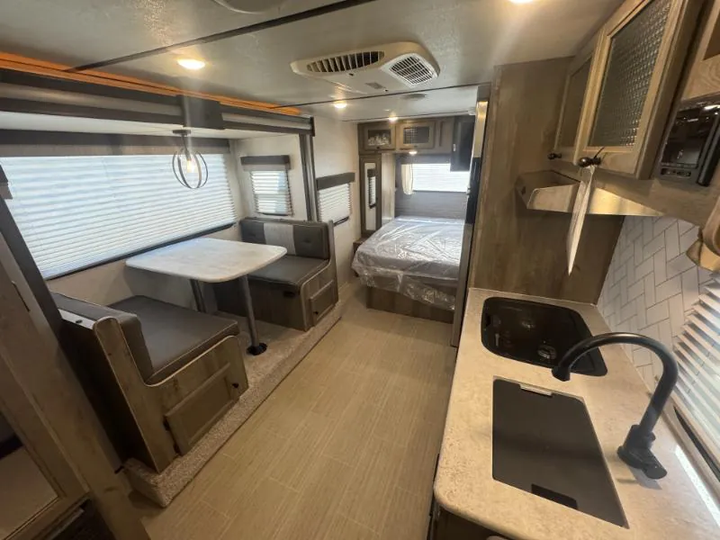 2021 Forest River Surveyor Legend 19RBLE - Photo 4