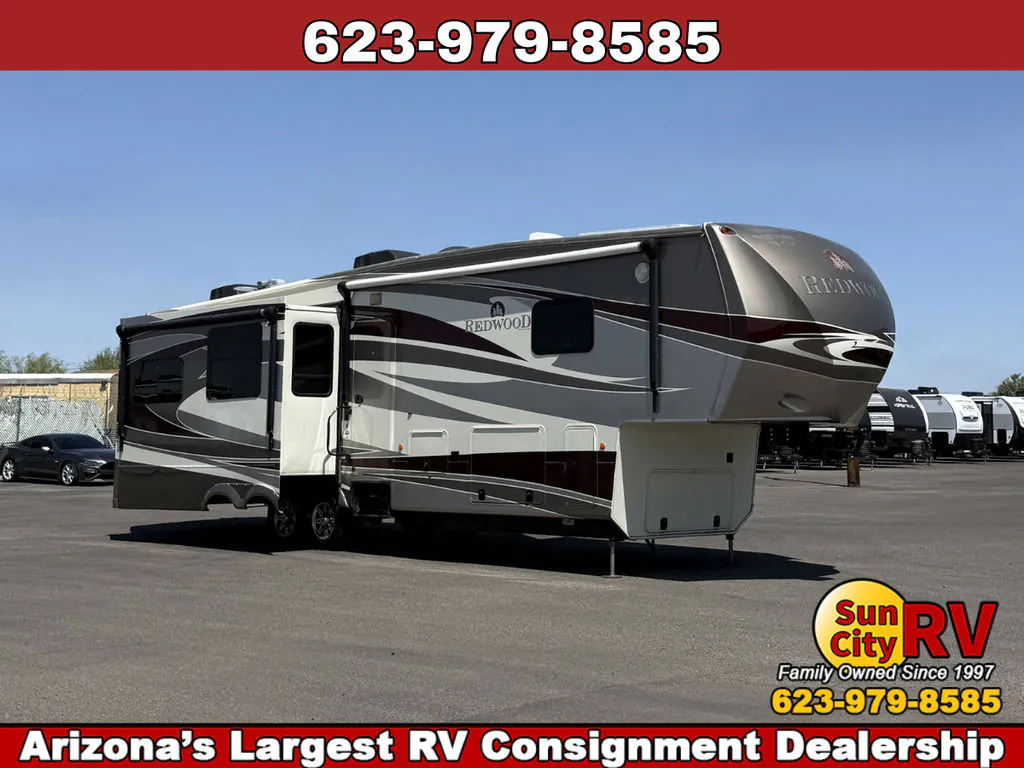 2013 CrossRoads Redwood 36RL - Photo 2