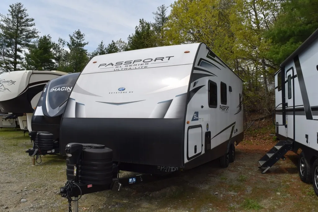 2024 Keystone Passport SL 219BH - Photo 3
