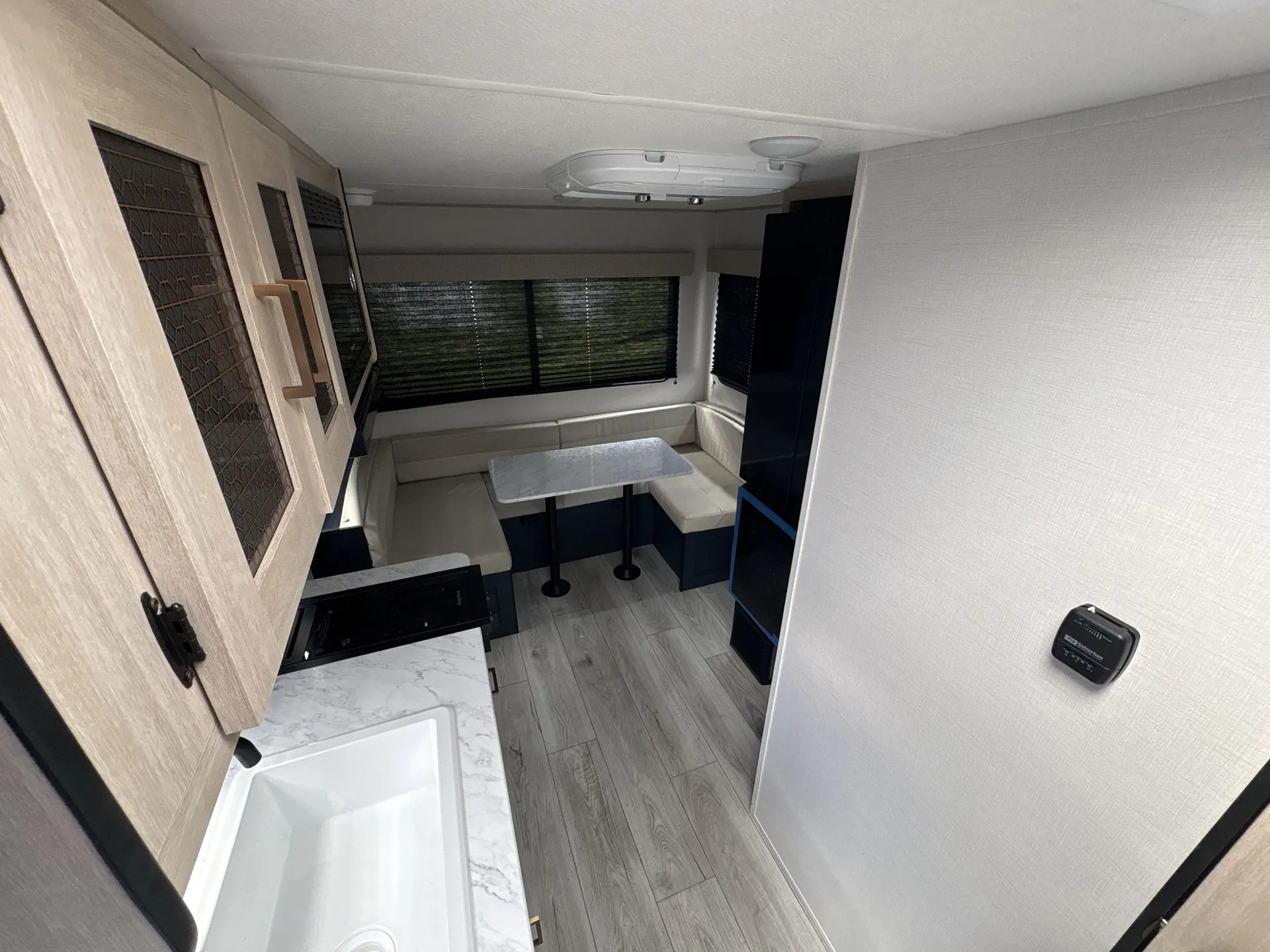 2025 Prime Time Avenger 16RD — living area main