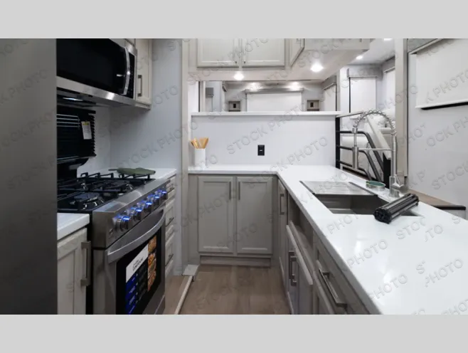2027 Forest River Columbus 389FLH - Photo 3