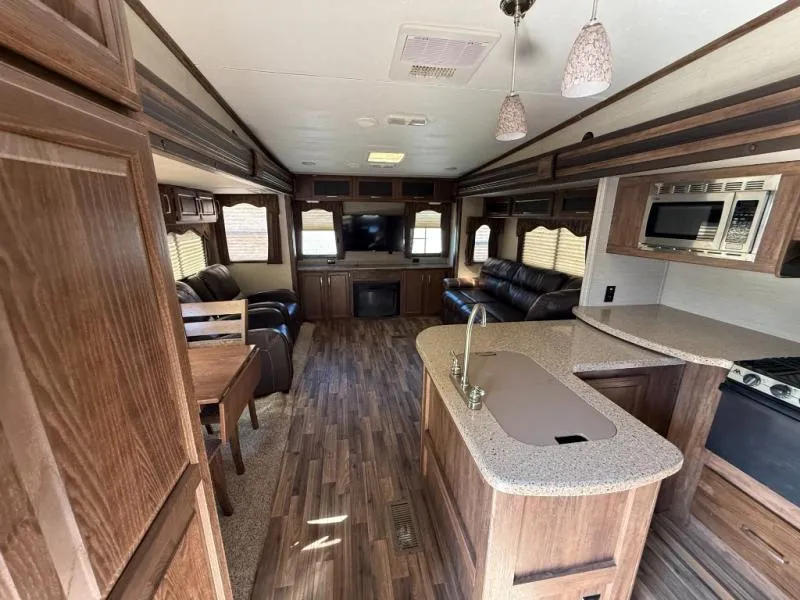 2015 Keystone RV Cougar X-Lite 29RES - Photo 2