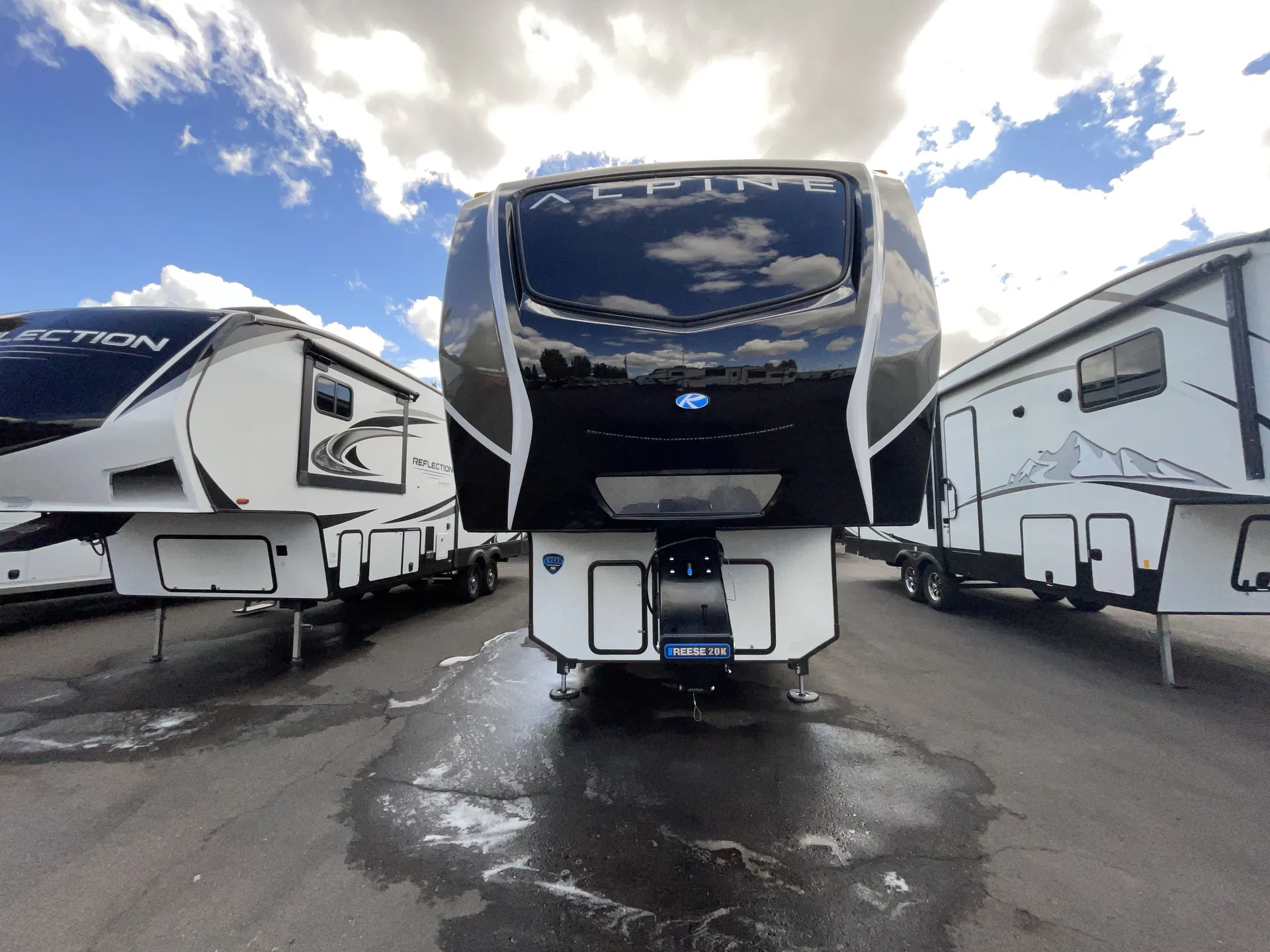 2025 Keystone Alpine 3712KB — front