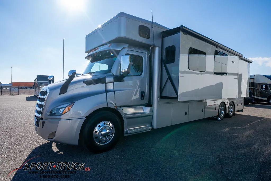 2026 Showhauler Motorhome Conversions Showhauler 29QTSSL - Photo 3