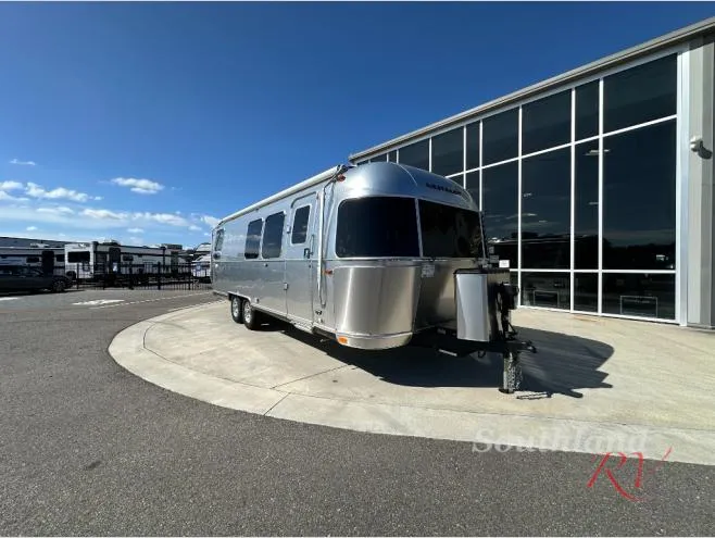 2026 Airstream Flying Cloud 28RB QUEEN - Photo 2