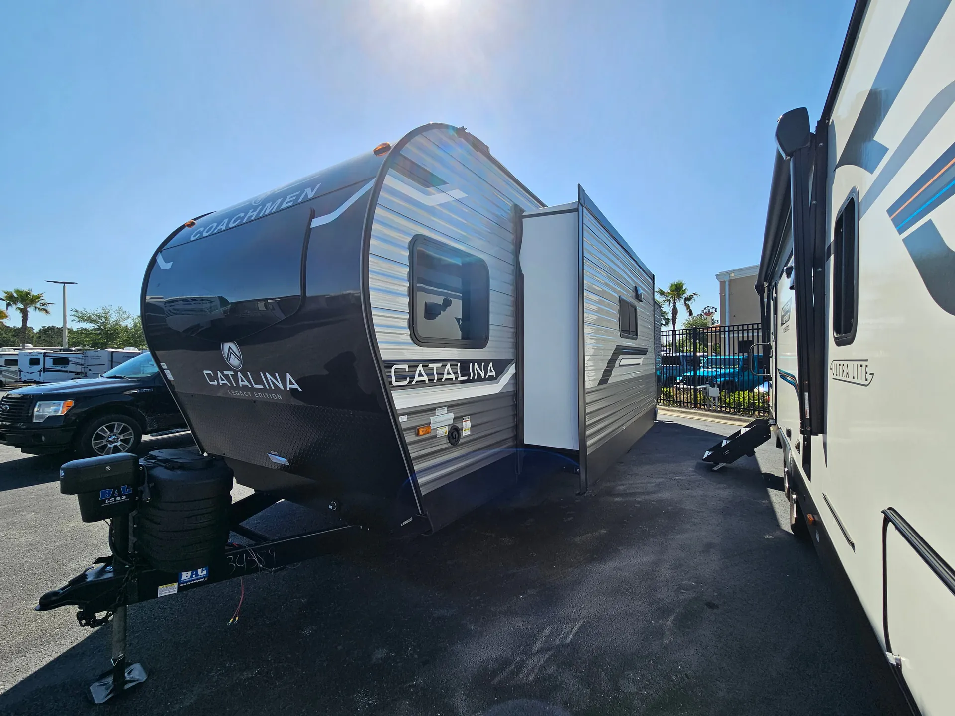 2025 Coachmen Catalina Legacy Edition 283FEDS - Photo 3
