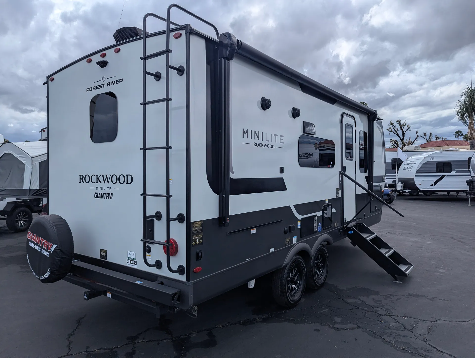 2026 Forest River Rockwood Mini Lite 2214S — Photo 5