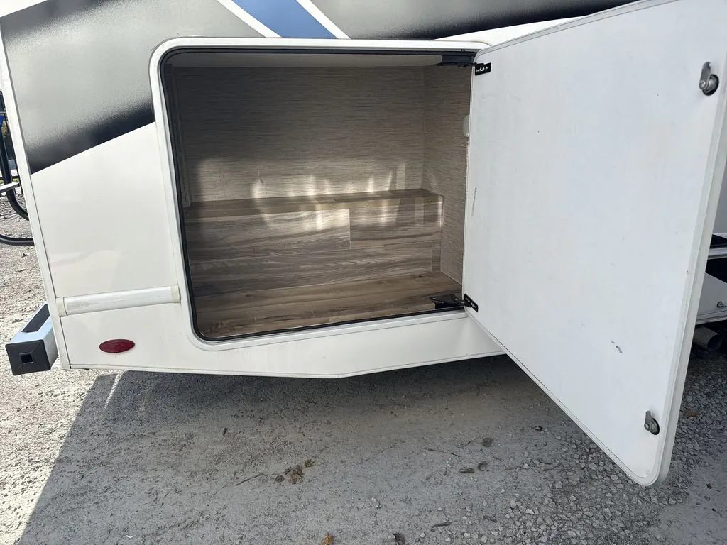 2021 Thor Motor Coach Four Winds 31E - Photo 4