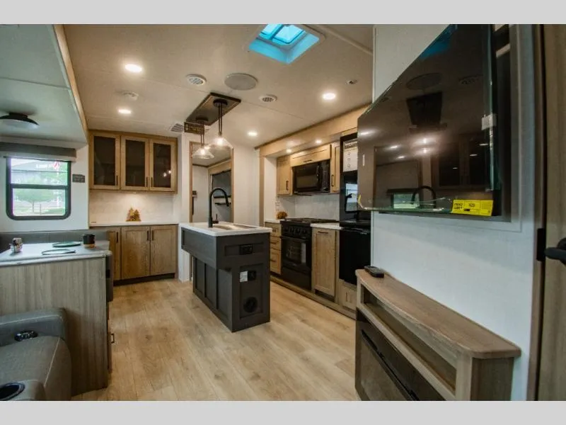 2026 Forest River Rockwood Signature 8336BH - Photo 3