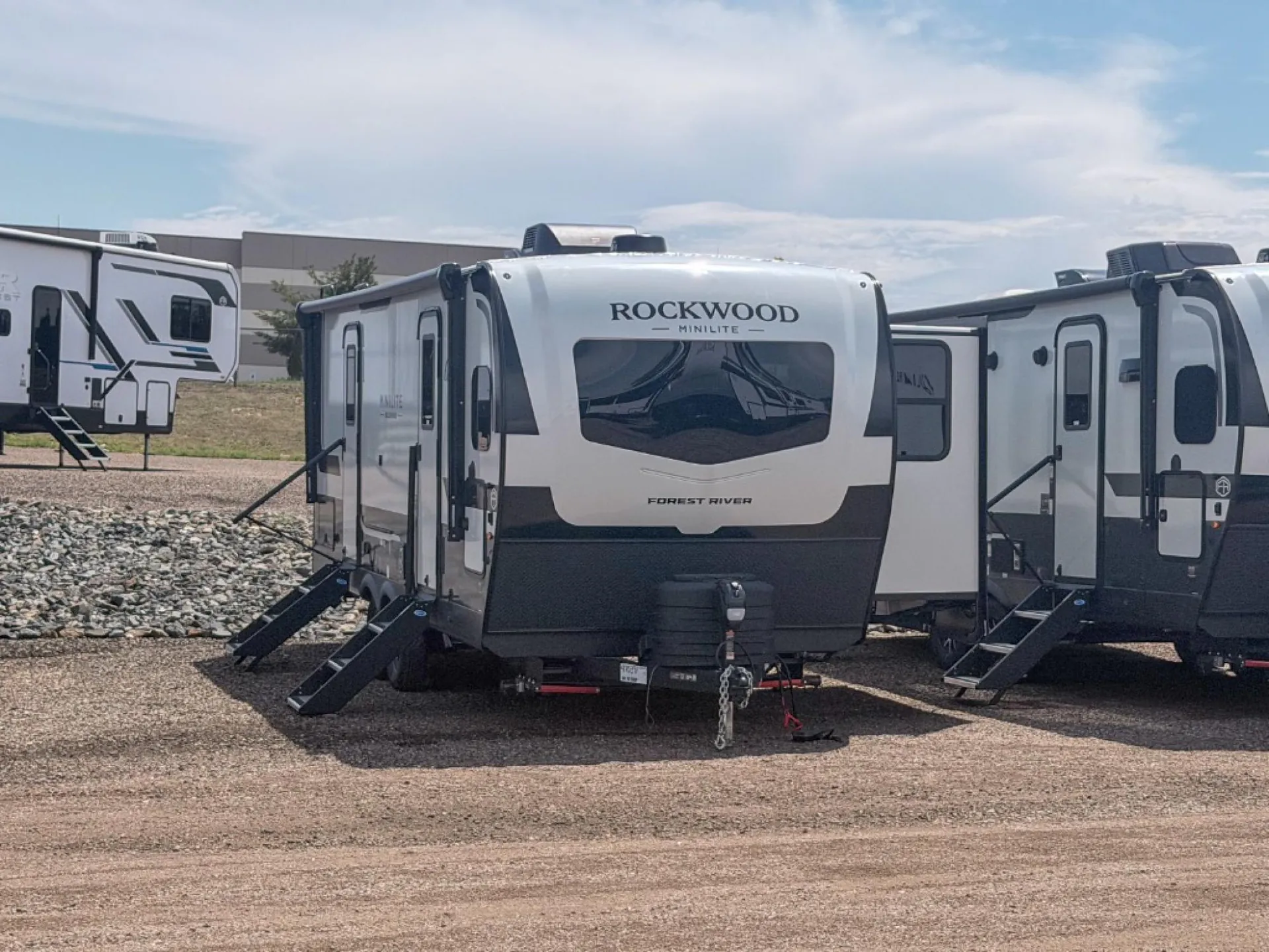 2027 Forest River Rockwood Mini Lite 2506FK