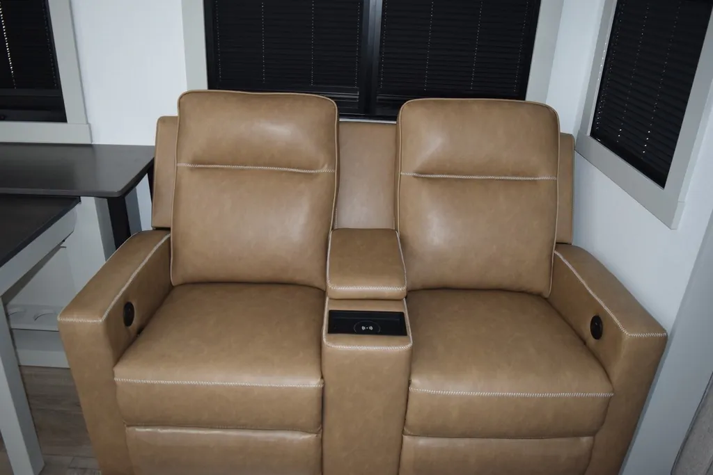 2026 Brinkley Model Z 3515, Photos photo 14