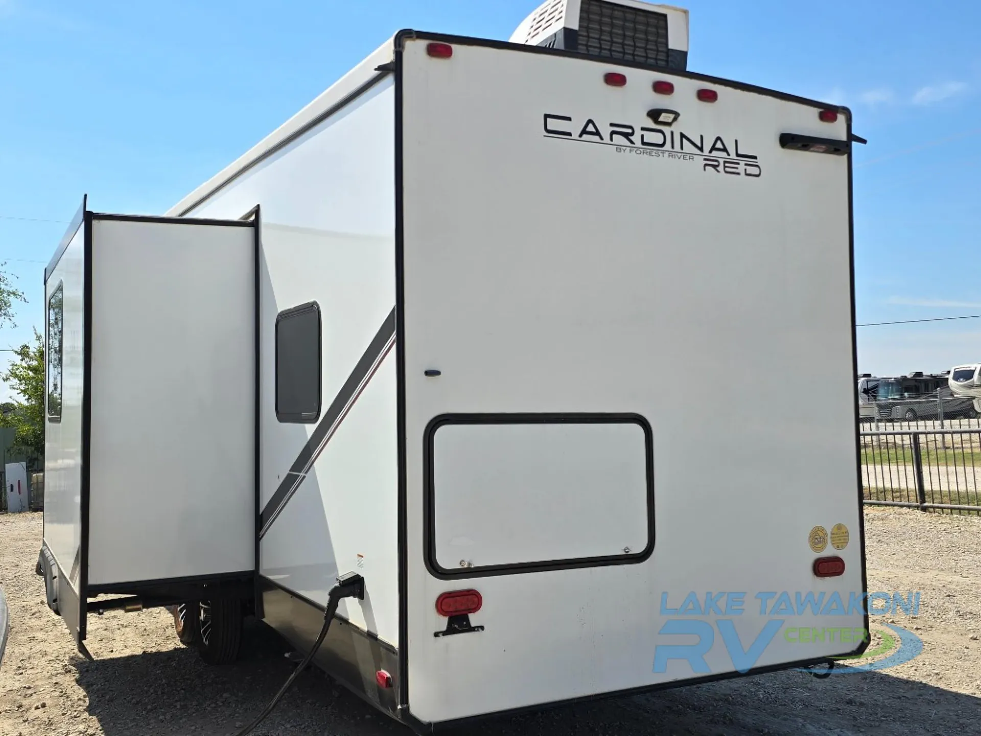 2023 Forest River Cardinal Red 28BH — Photo 5