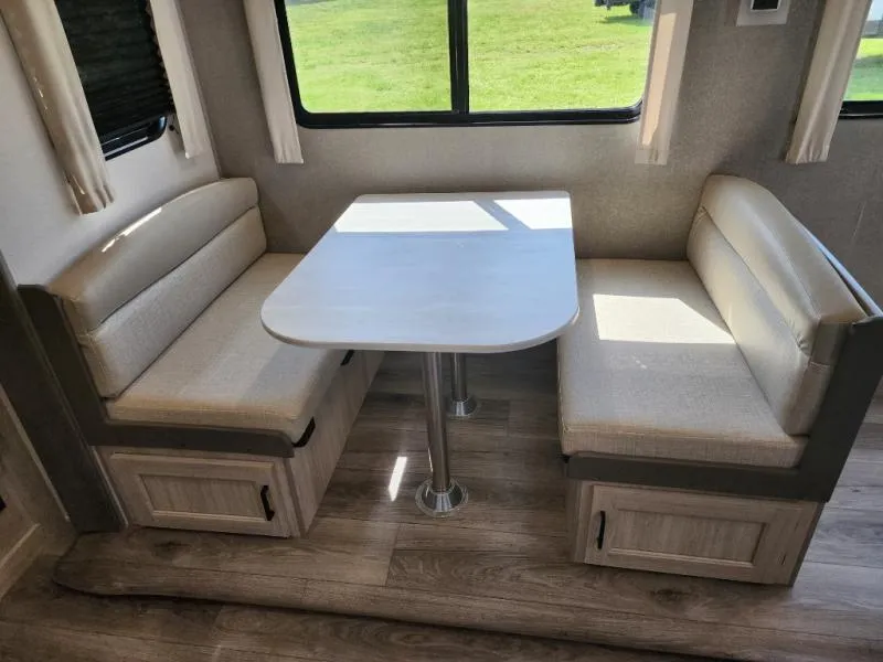 2024 Coachmen Catalina Legacy Edition 343BHTS - Photo 4