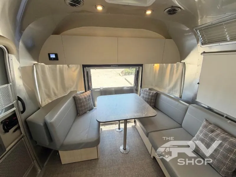 2025 Airstream Flying Cloud 25FB - Photo 3