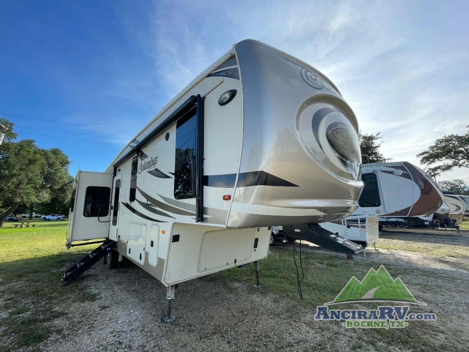 2019 Palomino Columbus 329DV - Photo 2