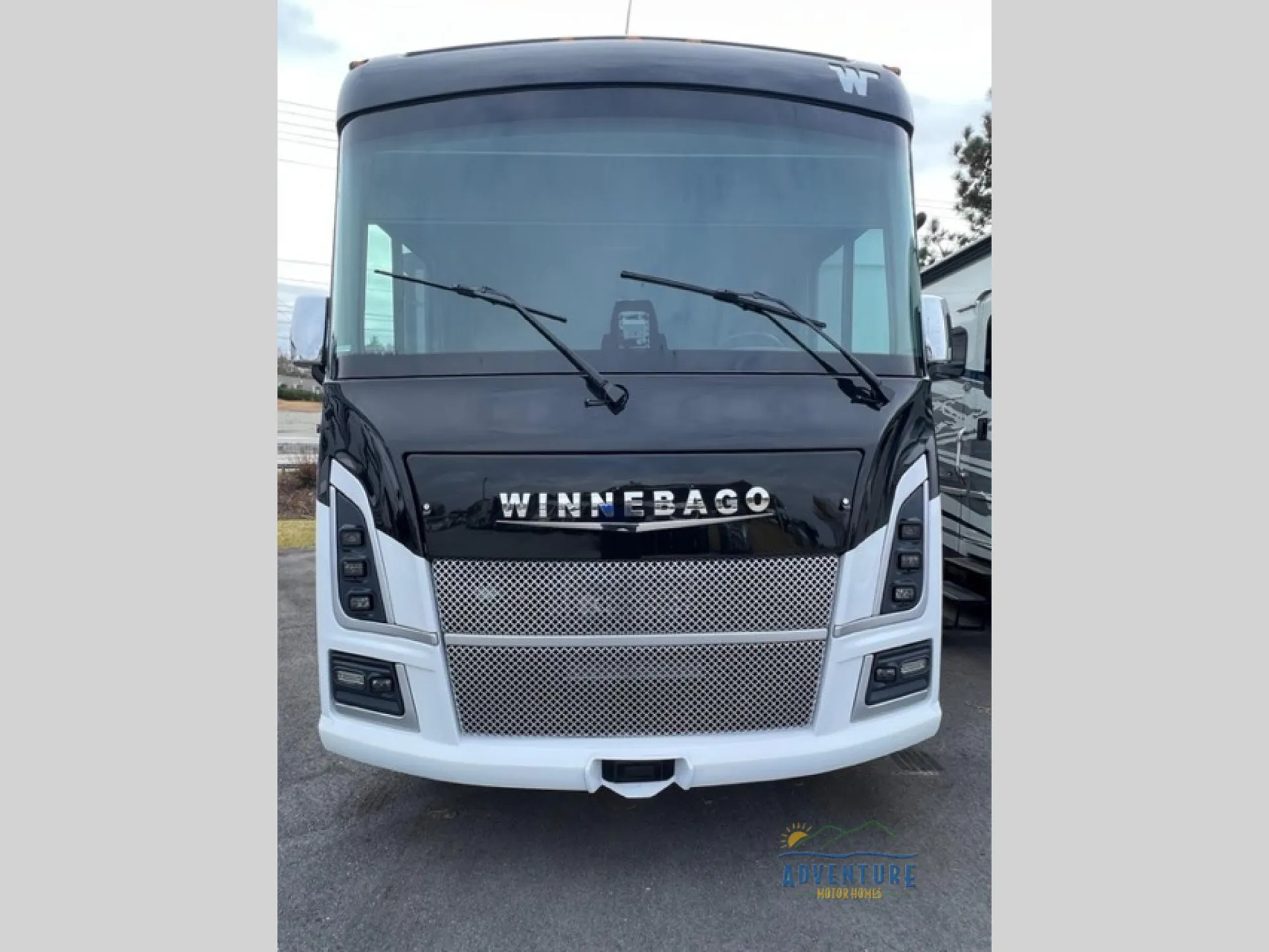 2024 Winnebago Sunstar 34R - Photo 3