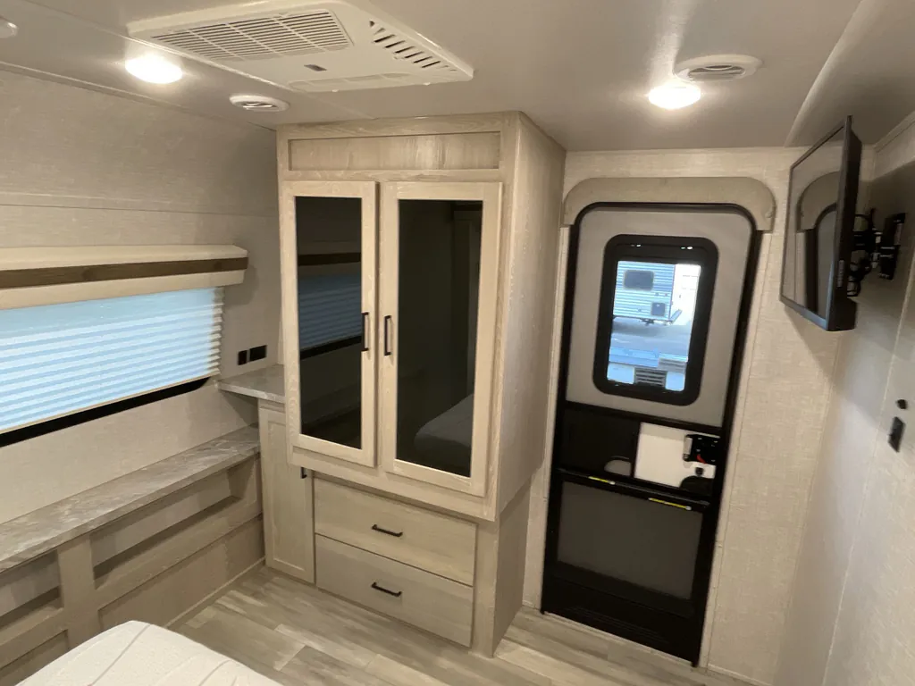 2022 Forest River Rockwood Ultra Lite 2911BS, Photos photo 16