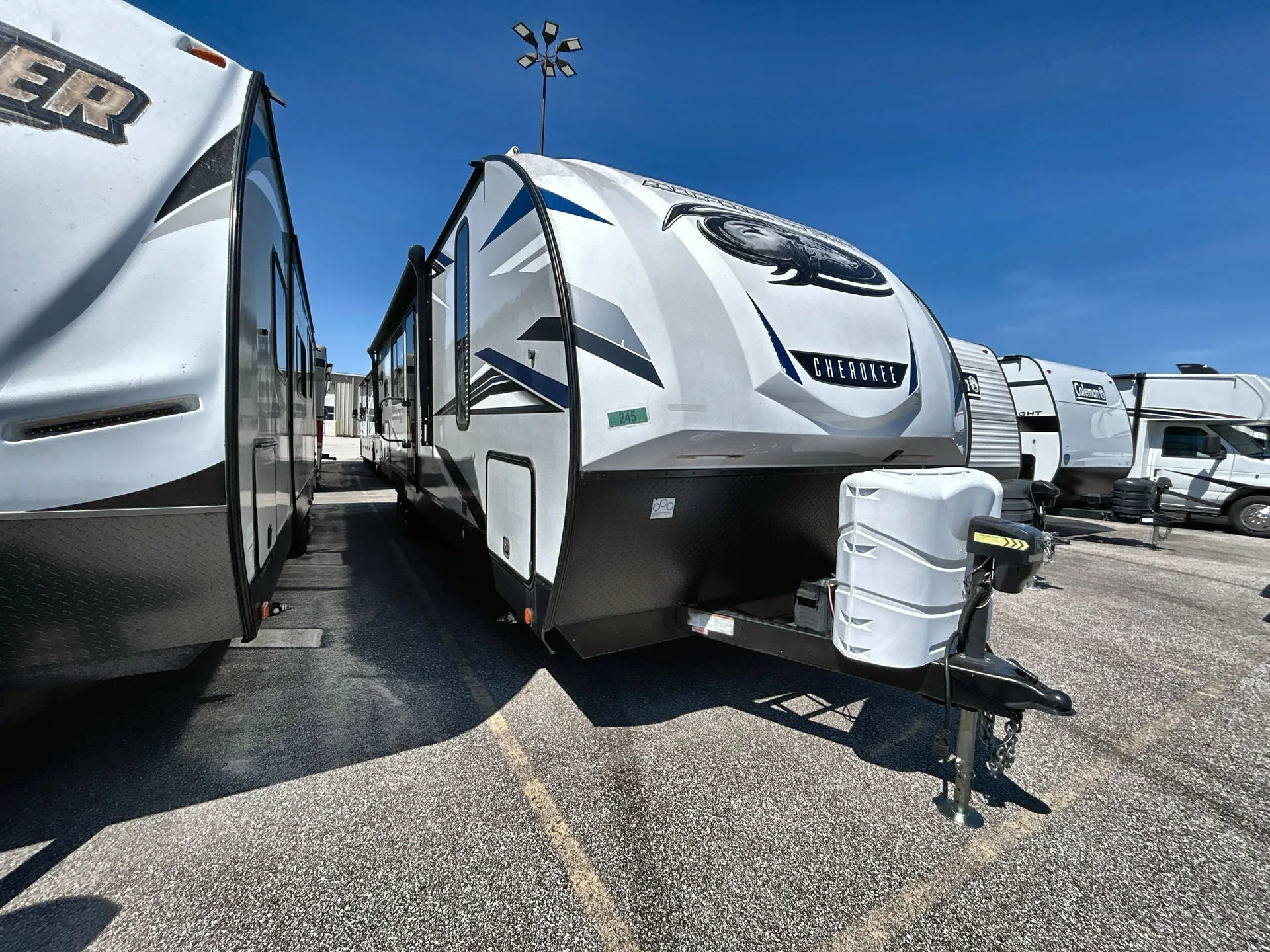 2021 Forest River Cherokee Alpha Wolf 27RK-L