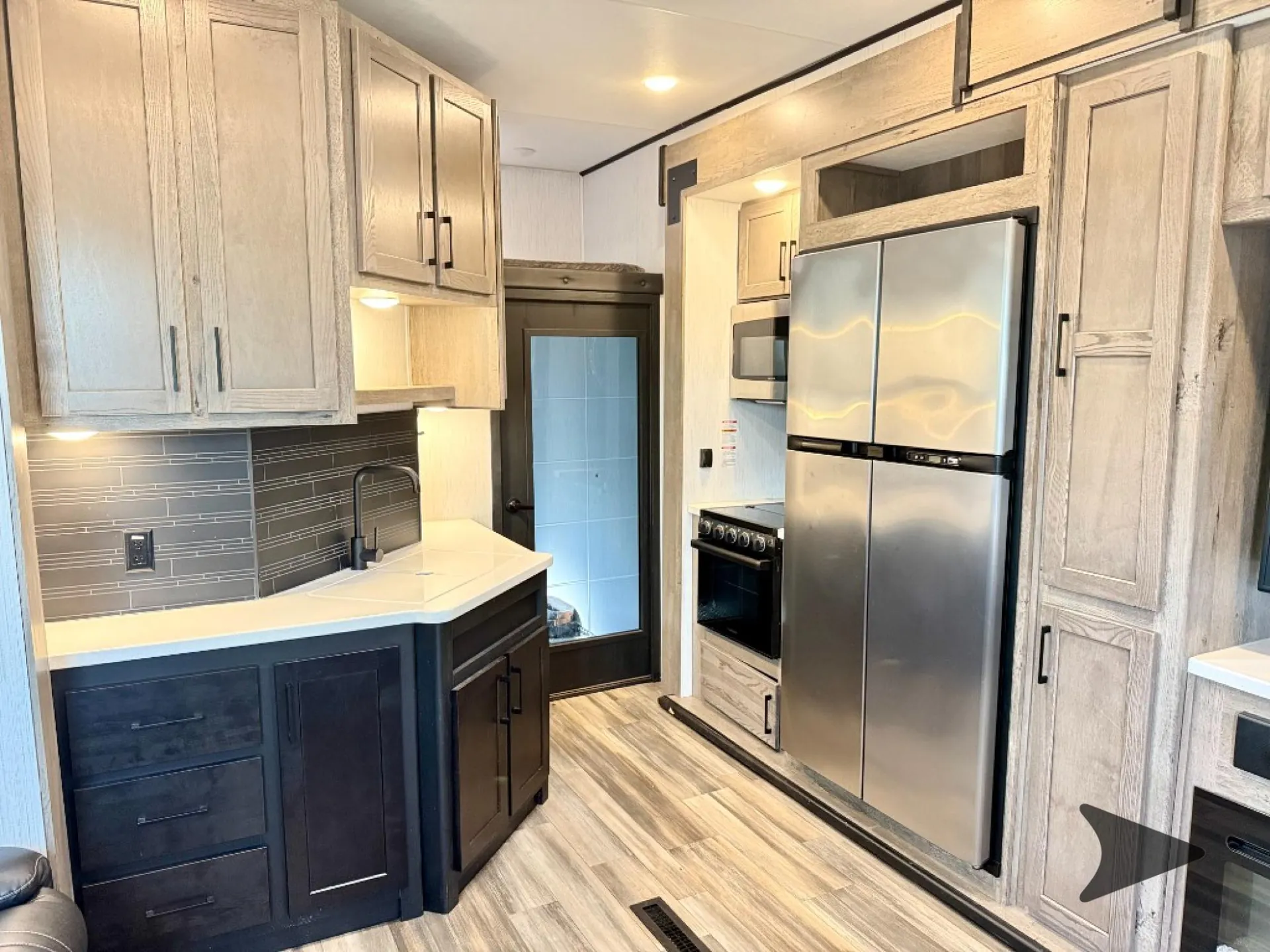 2021 Heartland Road Warrior RW 391 - Photo 4