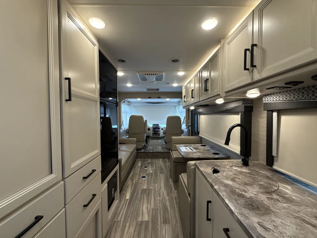 2023 Thor Motor Coach Vegas 24.3, Photos photo 3