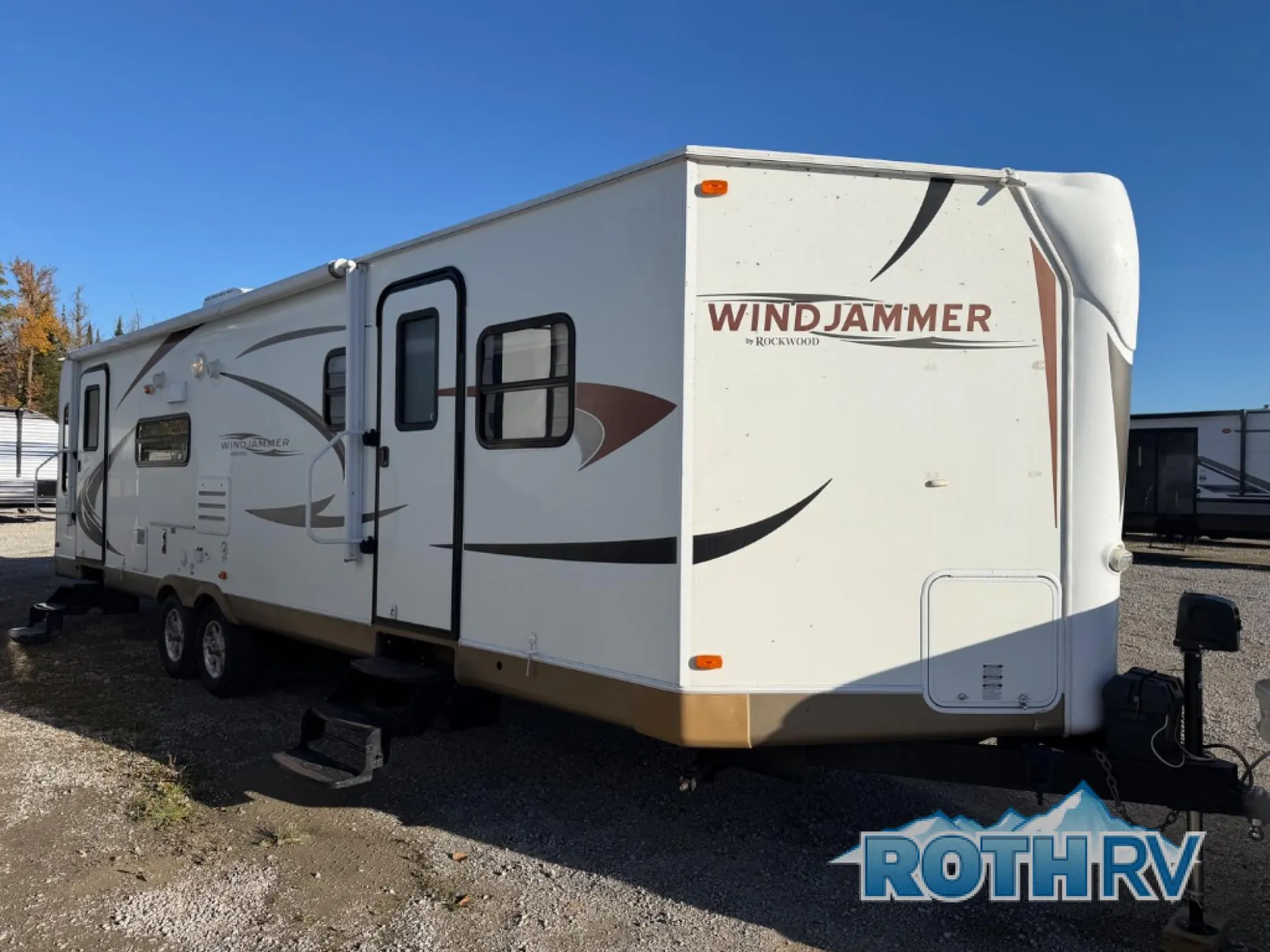 2011 Forest River Rockwood Windjammer 3001W - Photo 2