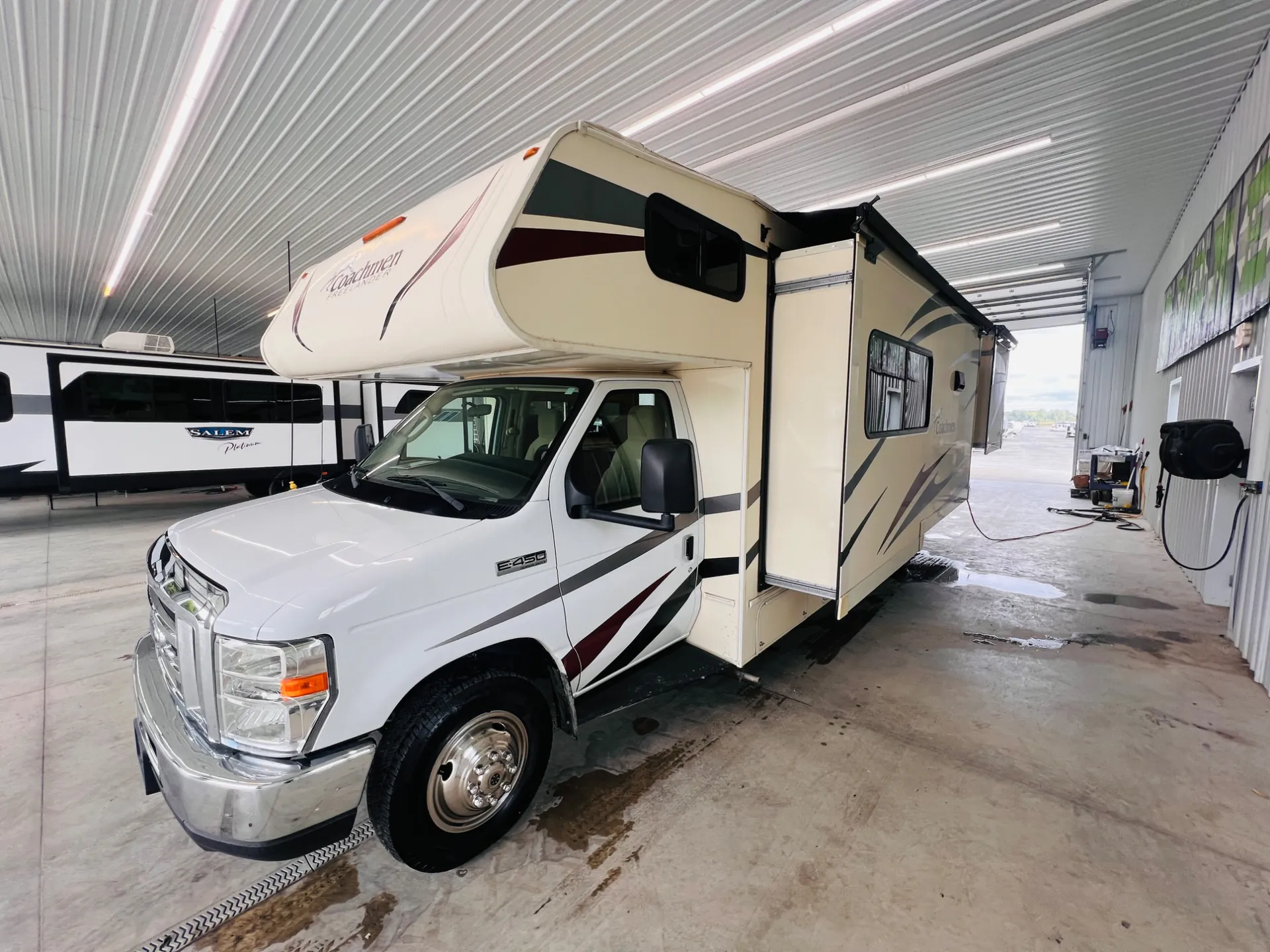 2019 Coachmen Freelander Premier 32FS - Photo 4