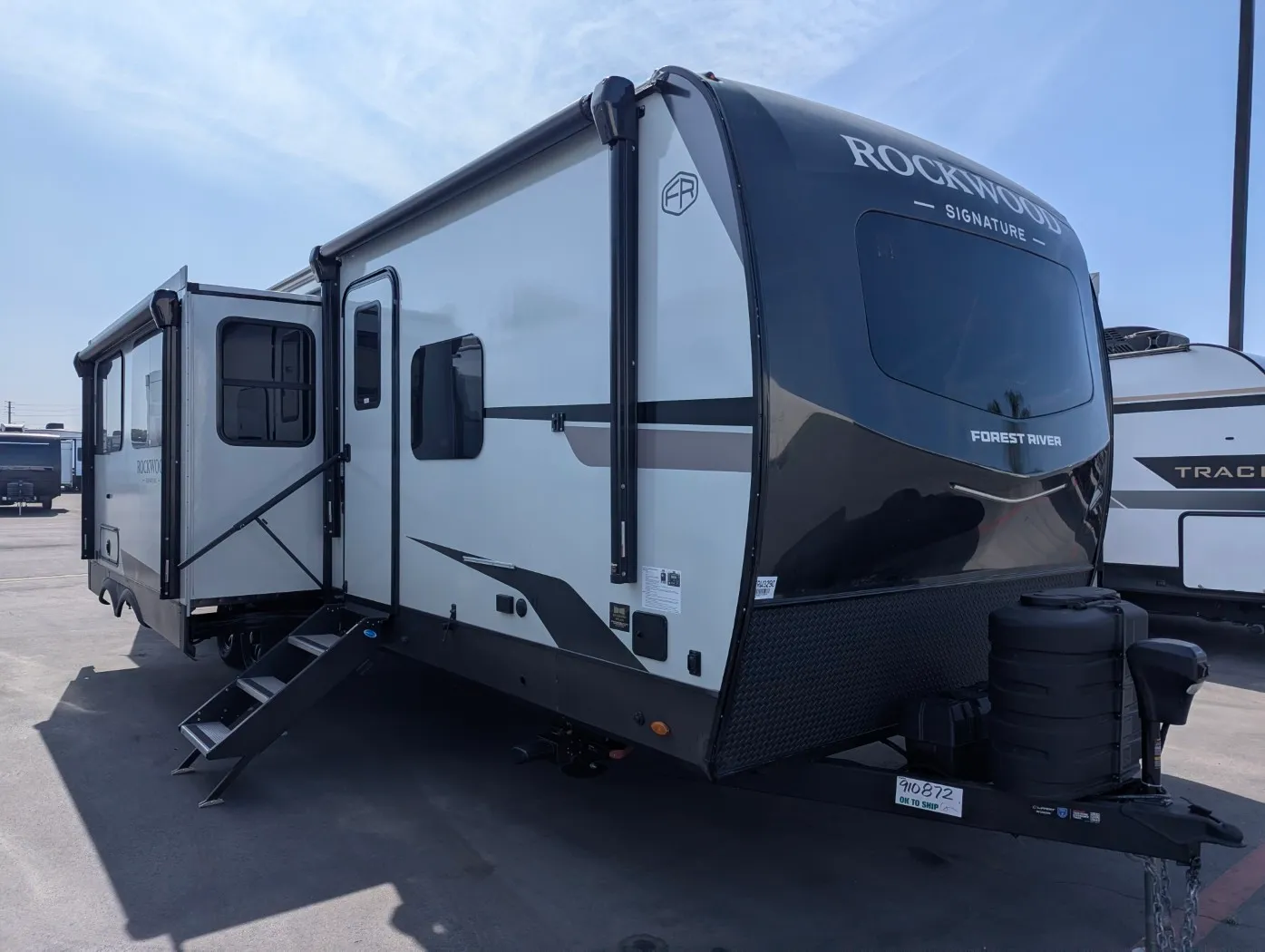 2026 Forest River Rockwood Signature 8336BH - Photo 2