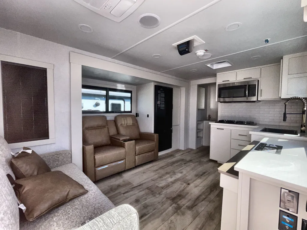 2026 Brinkley Model I 294, Photos photo 12