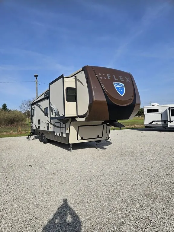 2014 Augusta RV Flex AF - Main photo