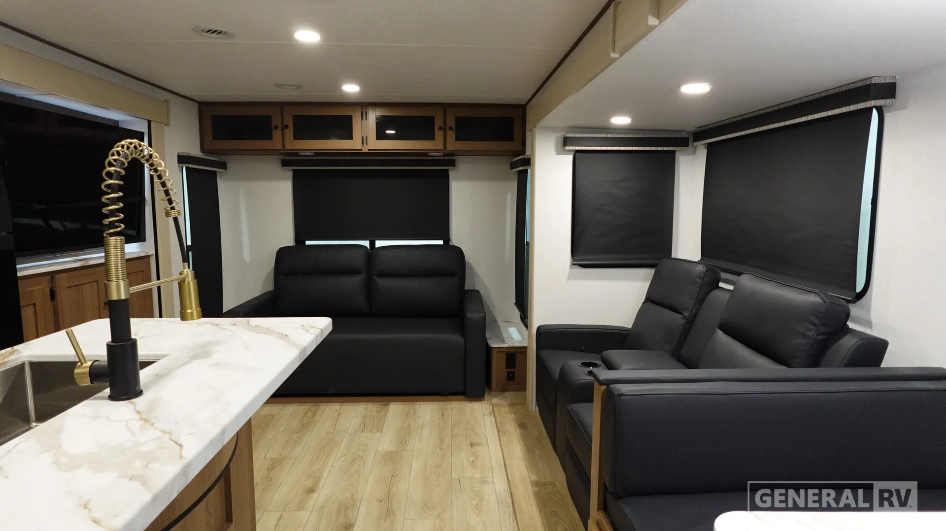 2026 Coachmen Apex Ultra Lite 293RLDS - Photo 3