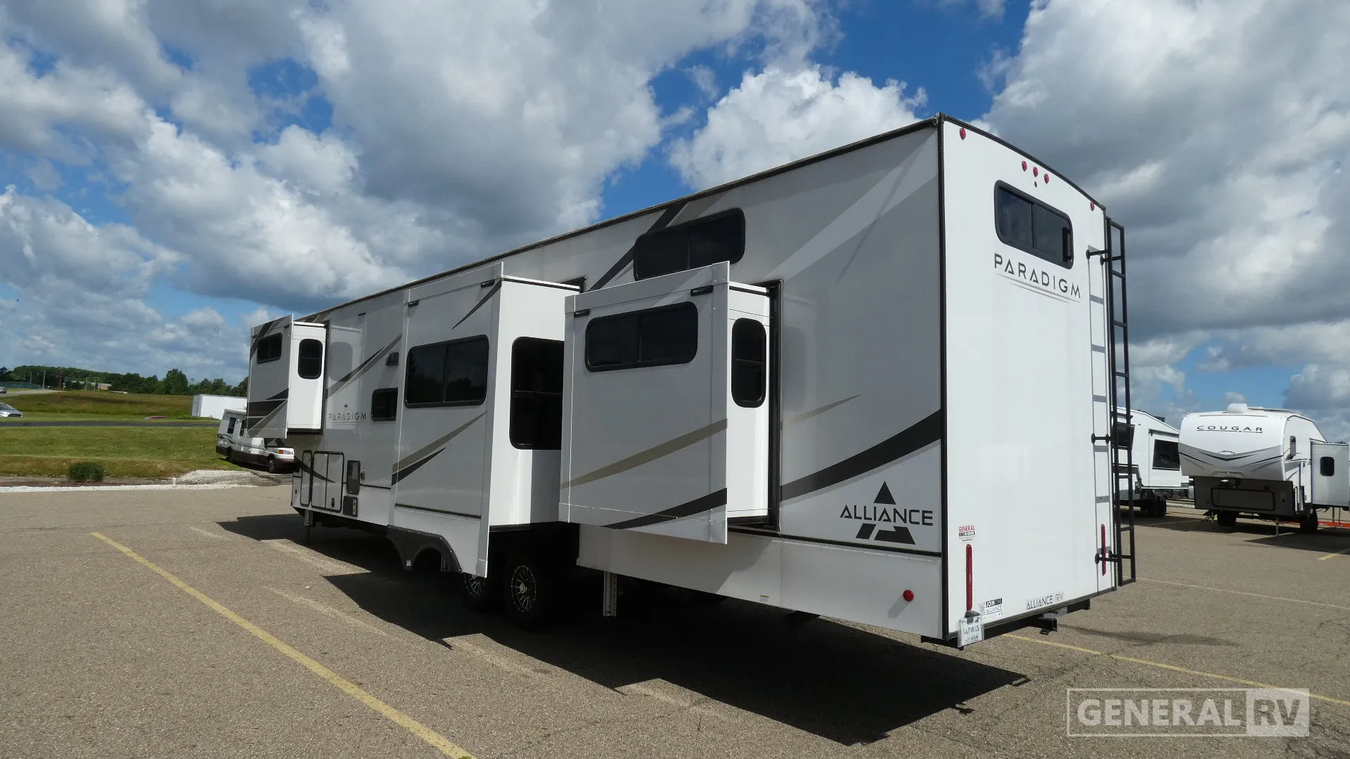 2024 Alliance RV Paradigm 395DS - Photo 4