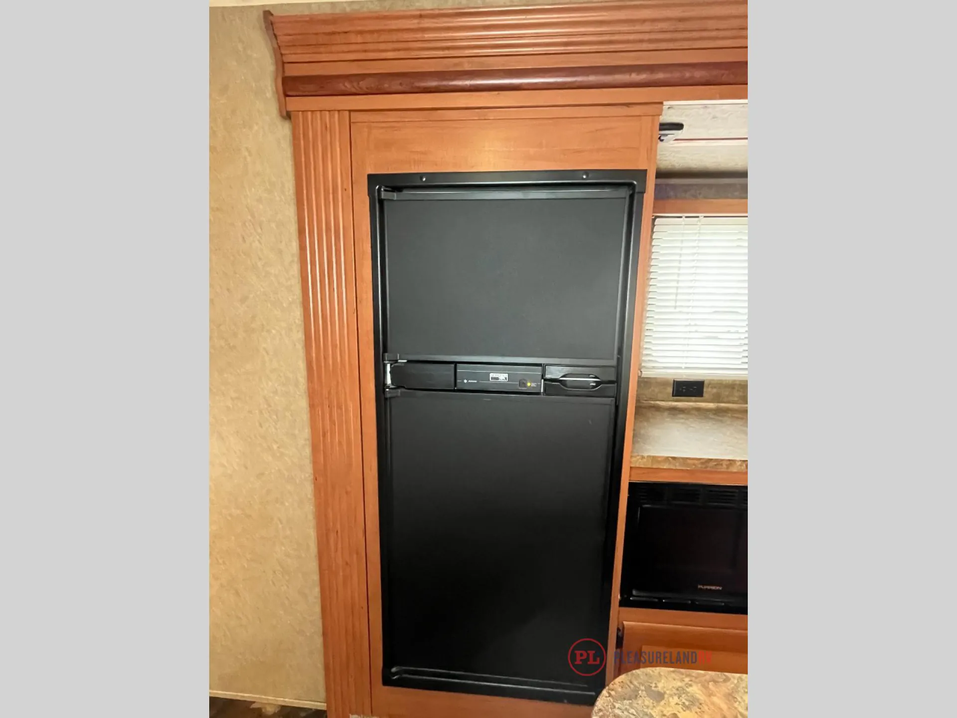2015 Forest River Cherokee 204RB - Photo 3
