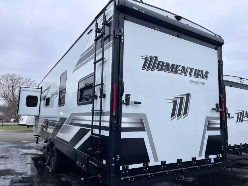 2026 Grand Design Momentum G-Class 31G - Photo 4