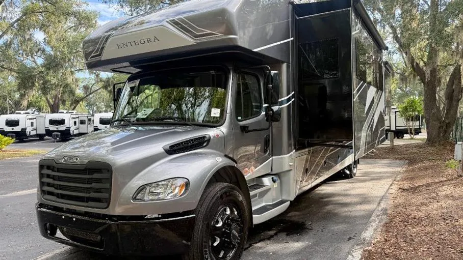 2027 Entegra Coach Accolade XL 37M - Photo 4