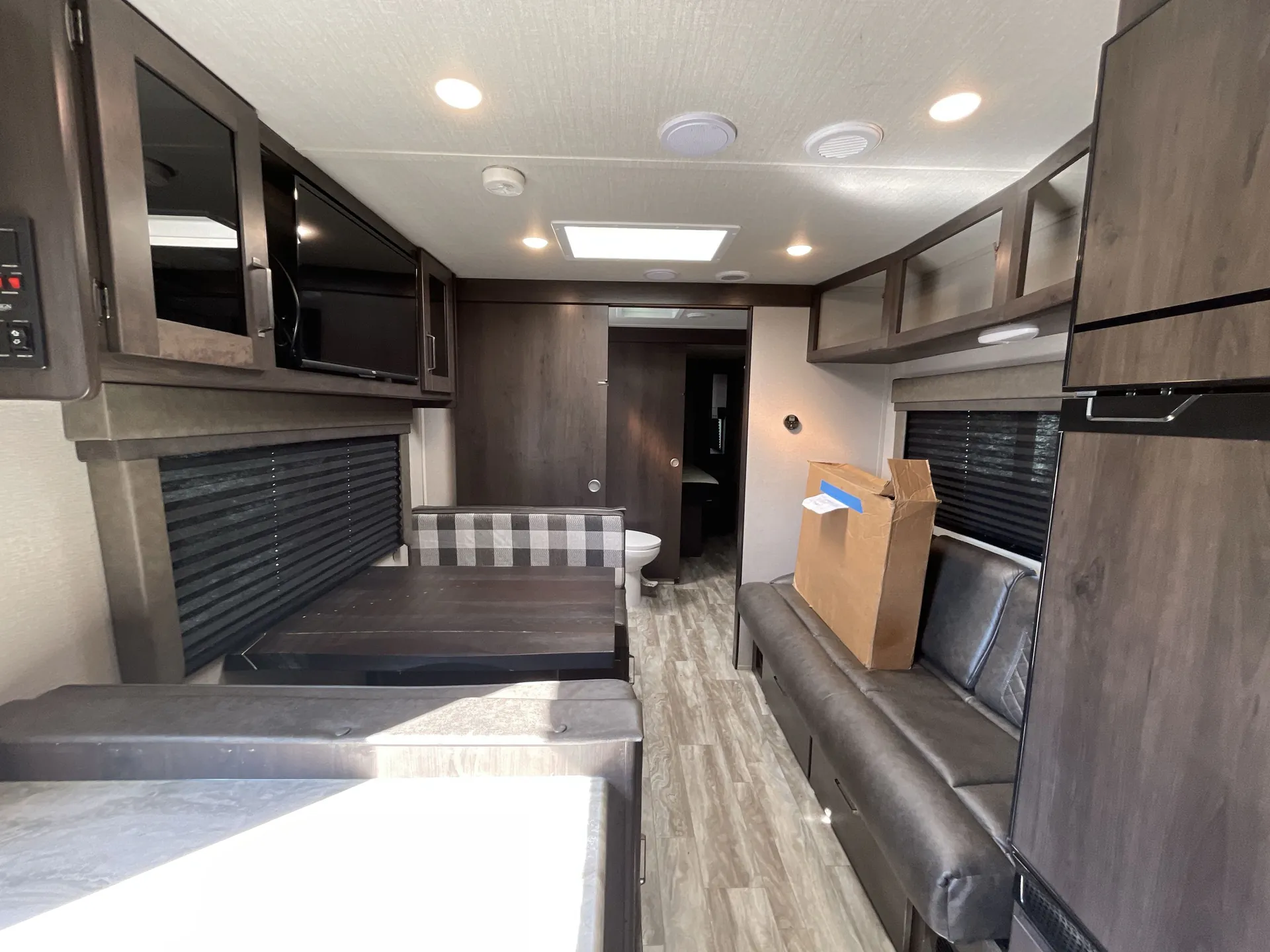 2022 Grand Design Transcend Xplor 255FK — living area main