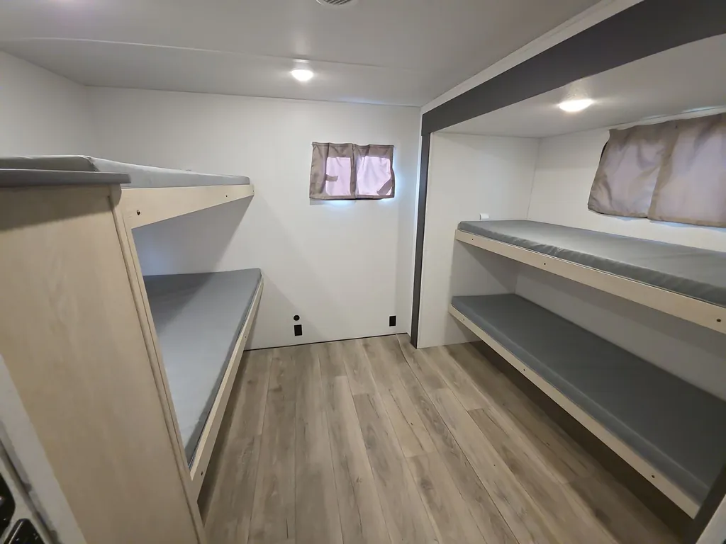 2026 Shasta RVs i-5 Edition 532BEDS, Photos photo 28